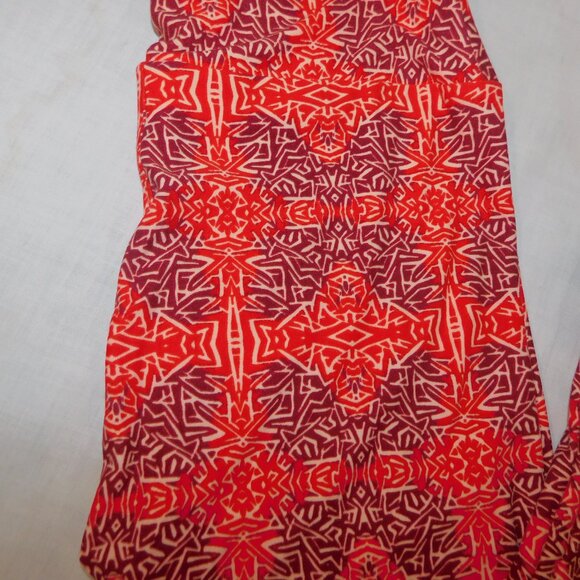 LuLaroe Red Burgundy Hidden bat Womens Leggings OS size 2 -10 - Picture 3 of 7
